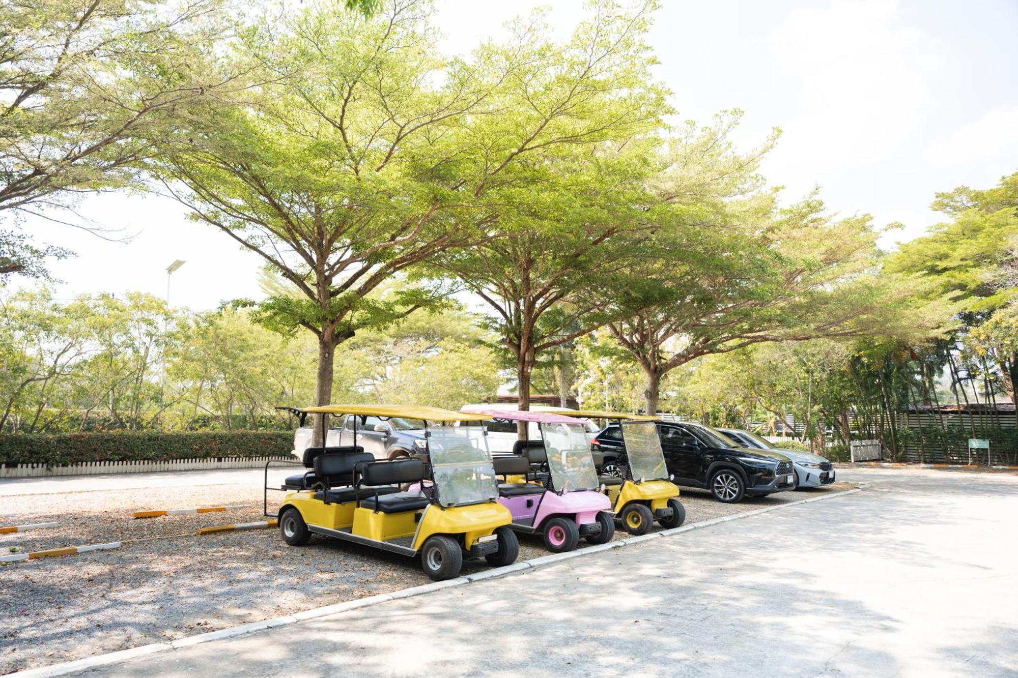 Villa Reina Resort Nong Nam Daeng Zewnętrze zdjęcie