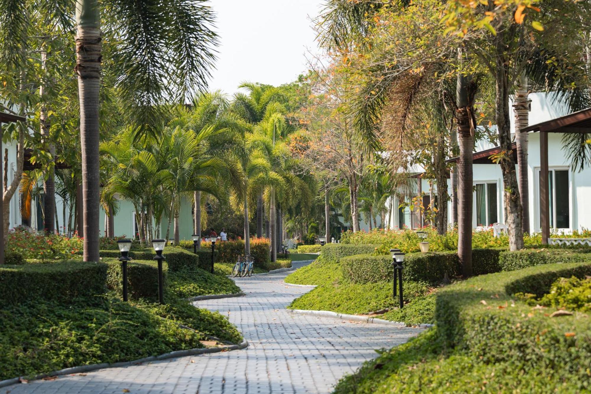 Villa Reina Resort Nong Nam Daeng Zewnętrze zdjęcie