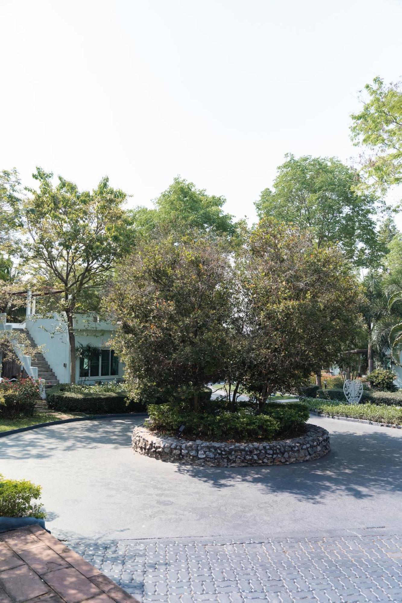 Villa Reina Resort Nong Nam Daeng Zewnętrze zdjęcie