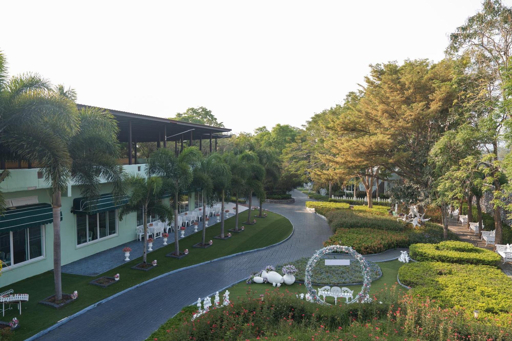 Villa Reina Resort Nong Nam Daeng Zewnętrze zdjęcie