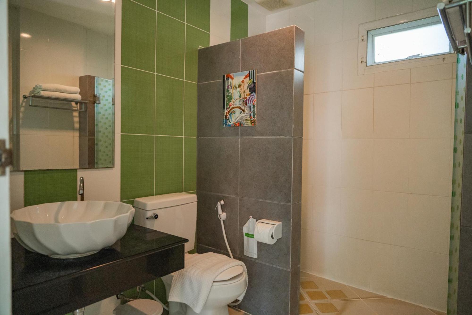Villa Reina Resort Nong Nam Daeng Zewnętrze zdjęcie