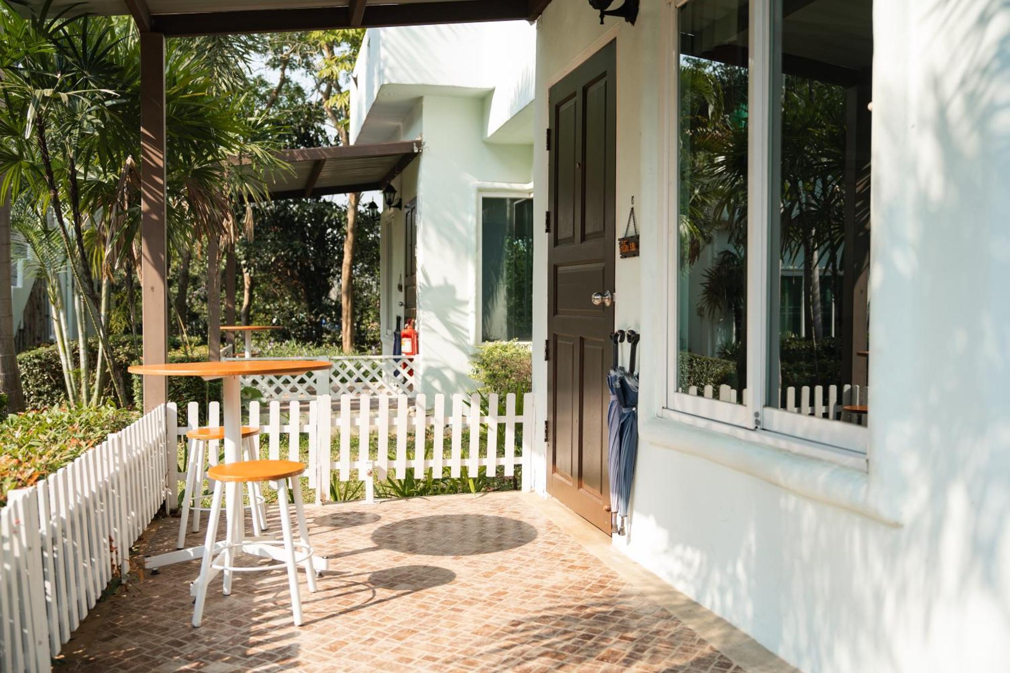 Villa Reina Resort Nong Nam Daeng Zewnętrze zdjęcie